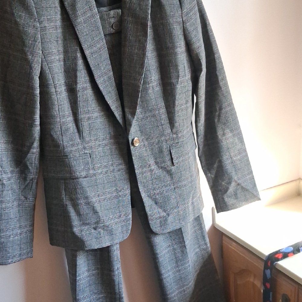 Gray Plaid Men's Blazer and Trouser Suit